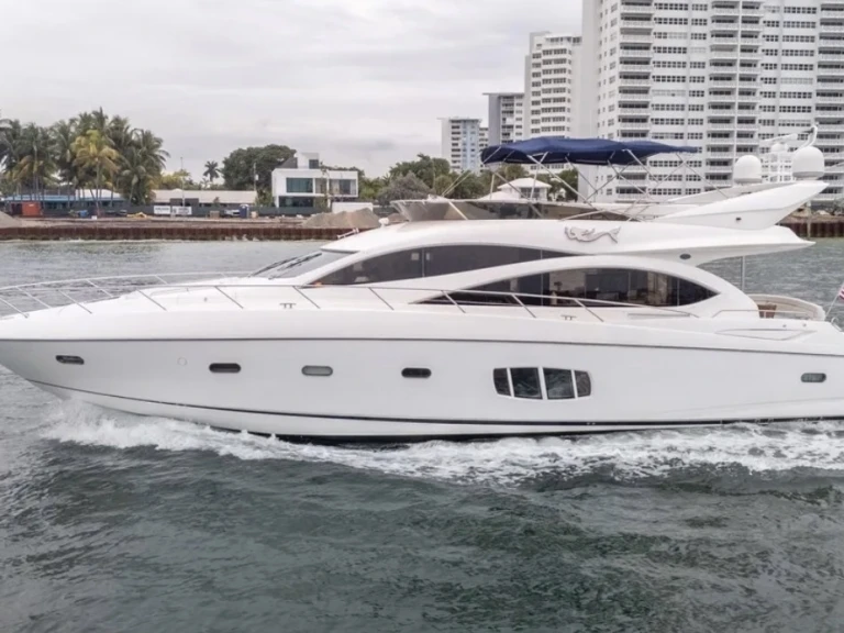 Wynajmij Luksusowy jacht z lub bez skippera Sunseeker w Miami