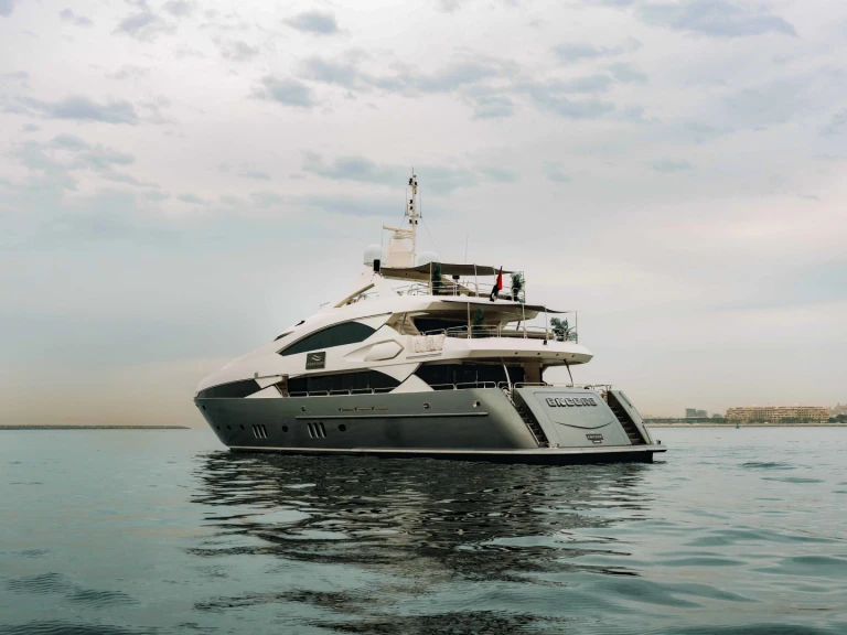 Wynajem łodzi Dubai Marina tanio Sunseeker 40 Luxury MY