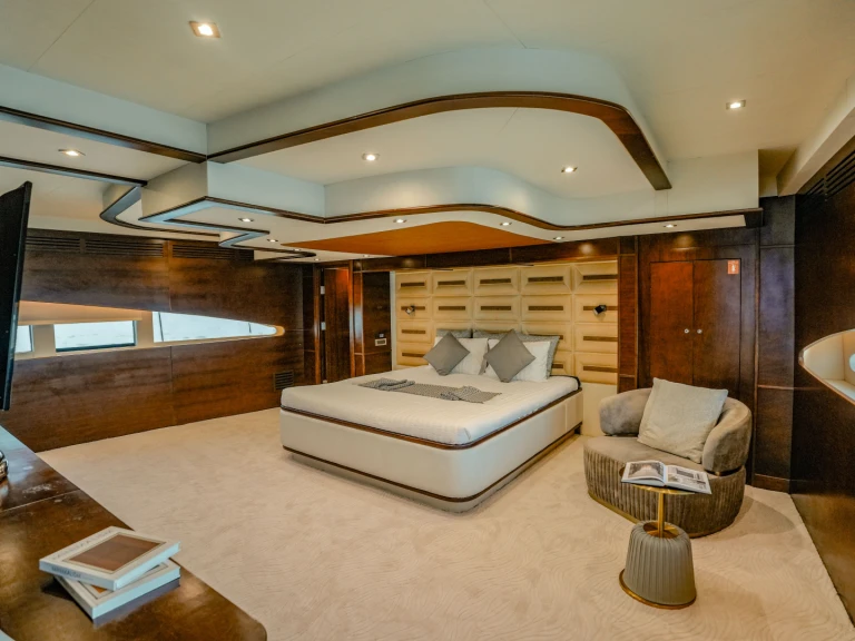 Wynajmij  Luxury Motor Yacht S w Dubai Marina