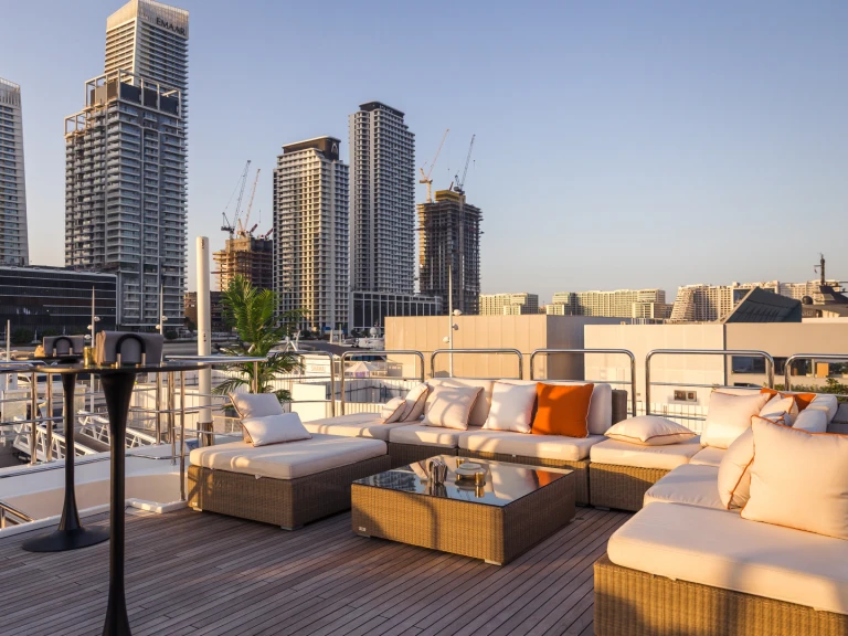Wynajmij  Luxury Motor Yacht B w Dubai Marina