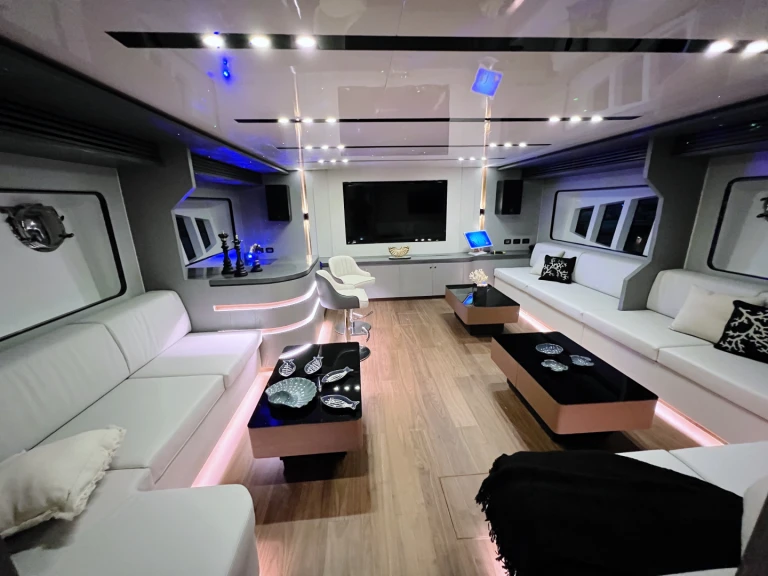 Wynajmij  Luxury Motor Yacht X32 w Dubai Marina