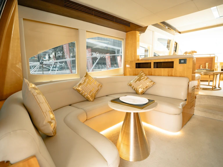 Wynajem łodzi Dubai Marina tanio Luxury Motor Yacht X3