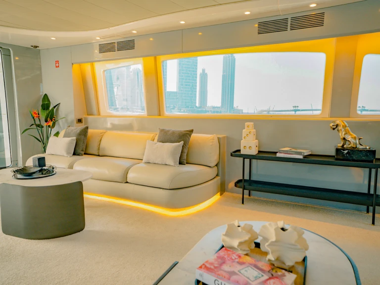 Wynajmij  Luxury Motor Yacht X12 w Dubai Marina
