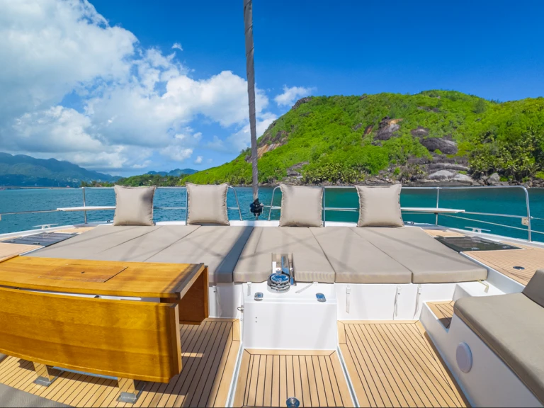Wynajmij Katamaran z lub bez skippera Bali w Eden Island