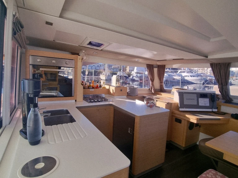 Wynajem Katamaran w Marsylia - Fountaine Pajot Astrea 42