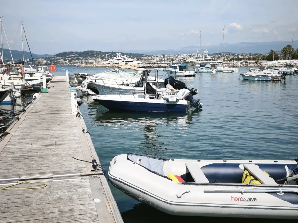 Wynajem łodzi Cannes tanio FM16