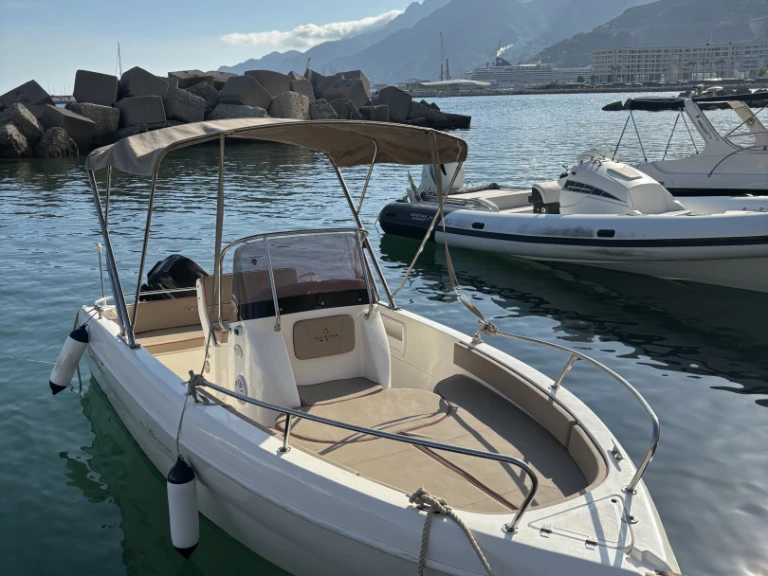 Wynajem Motorówka Allegra Boats z patentem 