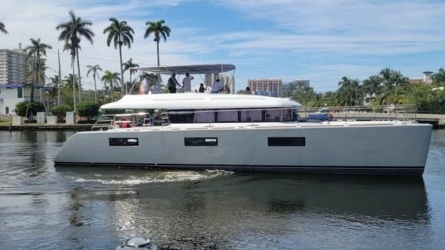 Lagoon 620 Power Catamaran między profesjonalistami a osobami prywatnymi w Key West