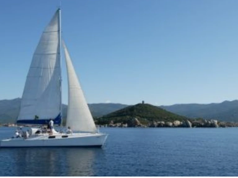 Wynajem Katamaran Fountaine Pajot z patentem 