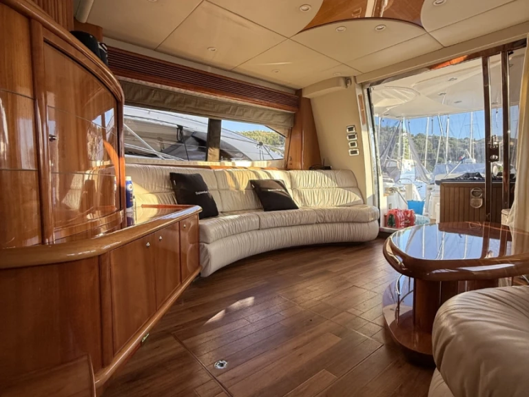 Wynajmij Luksusowy jacht z lub bez skippera Sunseeker w Agropoli