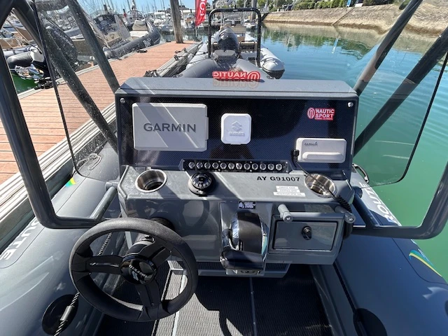 Wynajem w La Trinité-sur-Mer- Highfield Patrol 660 na SamBoat