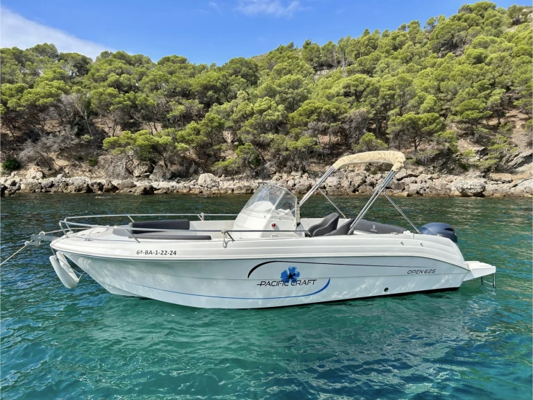 Wynajem Motorówka Pacific Craft z patentem 