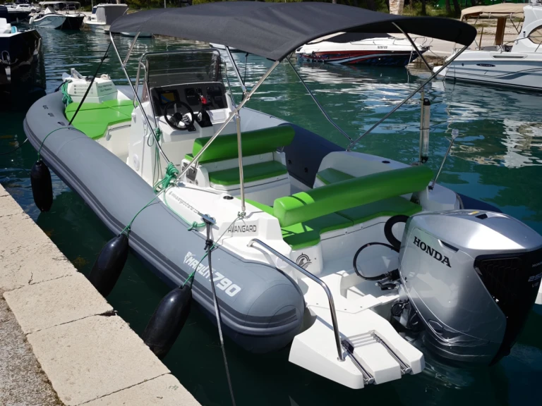 Wynajem łodzi Marlin Boat 790 Pro Dynamic w Split na SamBoat 