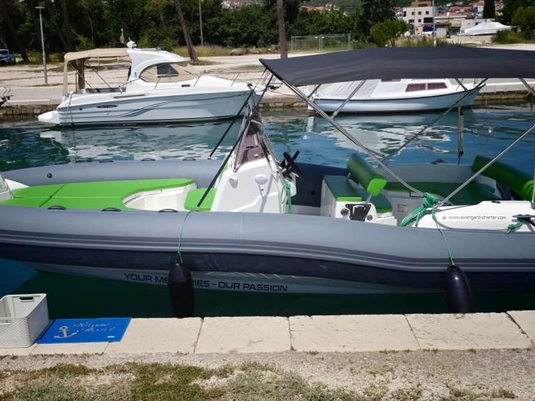 Wynajem Łódż półsztywna Marlin Boat z patentem 