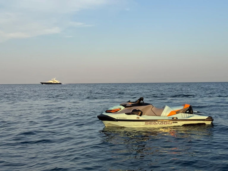 Wynajmij Sea-Doo Wakepro 230 w Saint-Tropez