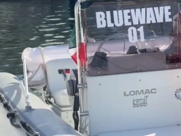 Wynajmij Łódż półsztywna z lub bez skippera Lomac w Porto di Reggio Calabria