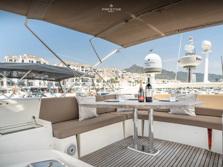 Wynajmij Jeanneau Prestige 500 Fly w Puerto Deportivo de Lujo en Marbella