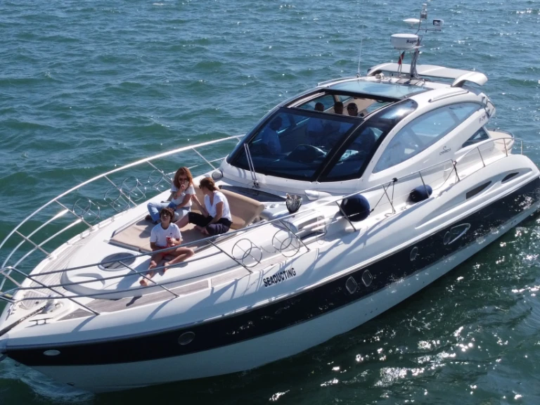 Wynajmij Cranchi Mediterranee 47 Hard Top w Lizbona