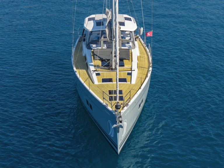 Wynajmij Hanse Hanse 588 w Donji Seget