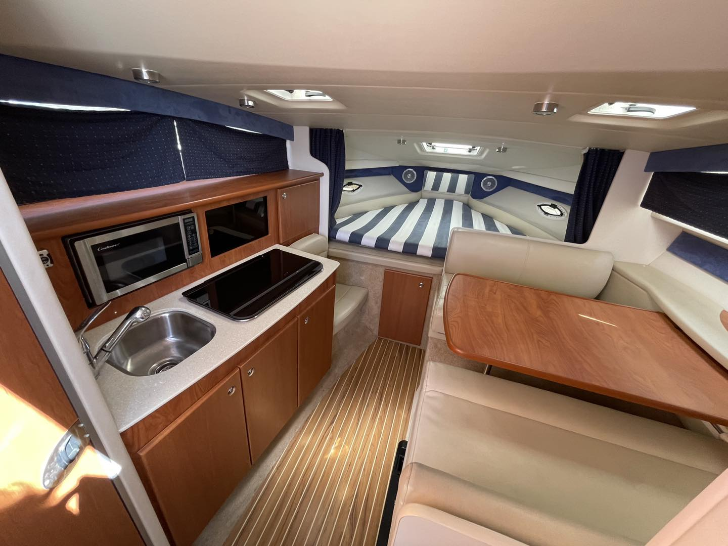 Wynajmij Bayliner Bayliner 285 Cruiser w Nicea