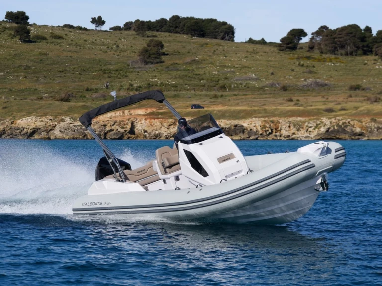 Wynajem Łódż półsztywna Italboats z patentem 