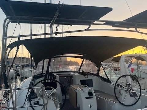 Wynajmij Jeanneau Sun Odyssey 410 w Marsylia