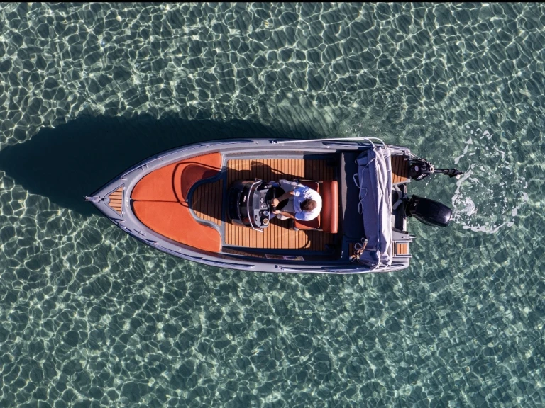 Wynajem Motorówka w Świat - Poseidon Blu Water 170