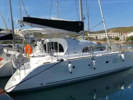 Lagoon Lagoon 380/4 cab między profesjonalistami a osobami prywatnymi w Paros (wyspa)