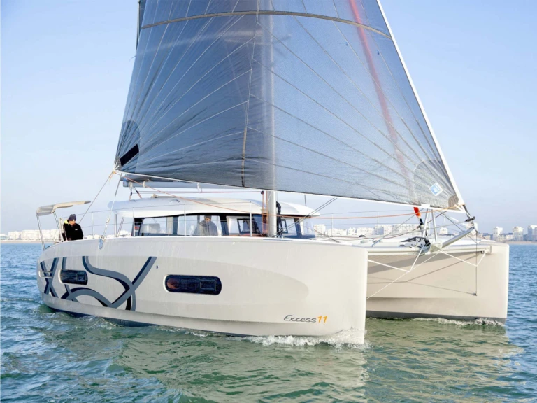 Wynajem Katamaran Excess z patentem 