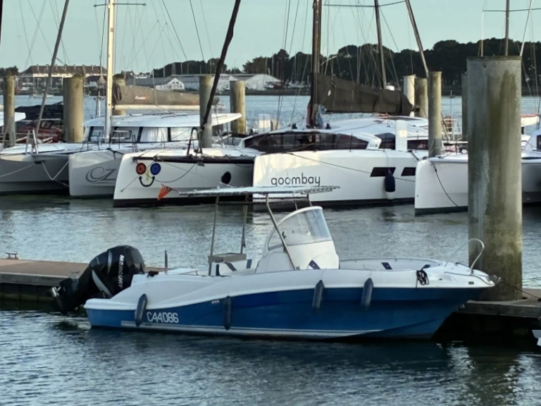 Wynajmij Motorówka z lub bez skippera Quicksilver w Lorient