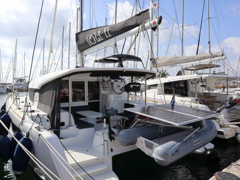 Wynajem łodzi Lagoon Lagoon 40/4 cab w Alimos na SamBoat 