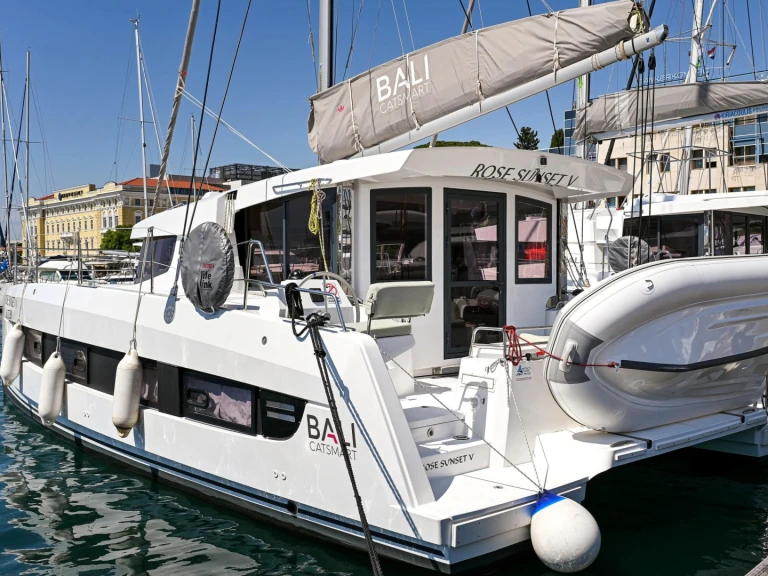 Wynajmij Bali Bali Catsmart/6 cab w Tivat