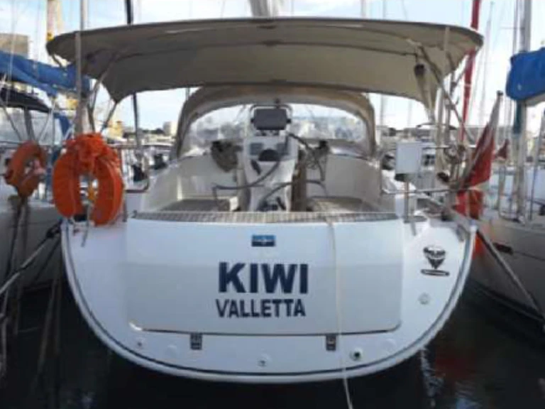 Wynajmij Bavaria Bavaria Cruiser 36 /3cab w Kalkara