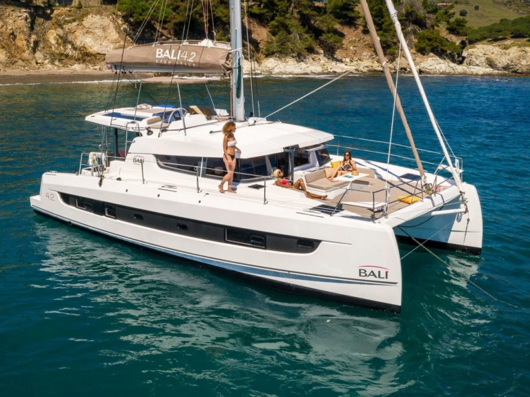 Wynajem łodzi Volos tanio Bali 4.2 CAT/5 cab