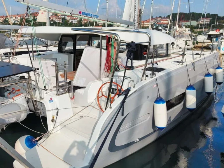 Wynajem łodzi Pula tanio Excess 11 (Cat)/6 cab
