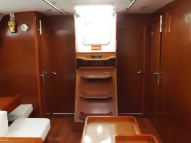 Wynajem łodzi Kalkara tanio Oceanis 50 /6cab