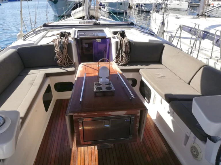 Wynajem Żaglowiec w Kalkara - Dufour Dufour 520 Grand Large /5cab