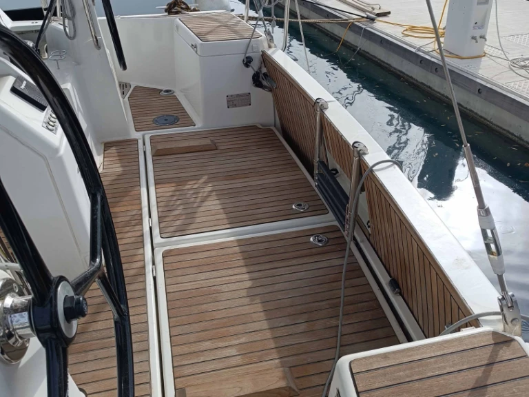 Wynajmij Jeanneau Sun Odyssey 440 (4cab) w Gouvia