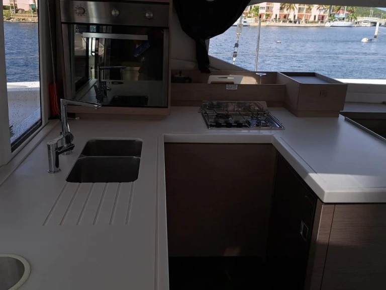 Wynajem łodzi Fountaine Pajot Astréa 42 Quatuor CAT/6 cab w Propriano na SamBoat 