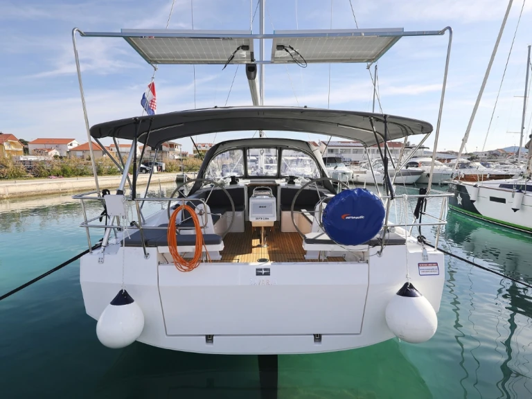 Wynajmij Bavaria Bavaria C42 w Biograd na Moru