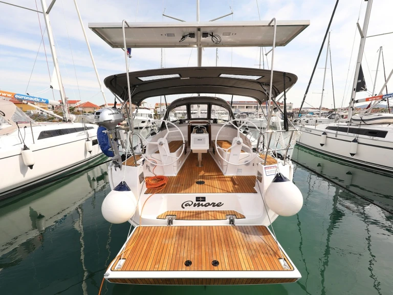 Bavaria Cruiser 37 między profesjonalistami a osobami prywatnymi w Biograd na Moru