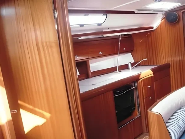 Bavaria Bavaria 38/3 cab między profesjonalistami a osobami prywatnymi w Ávdira
