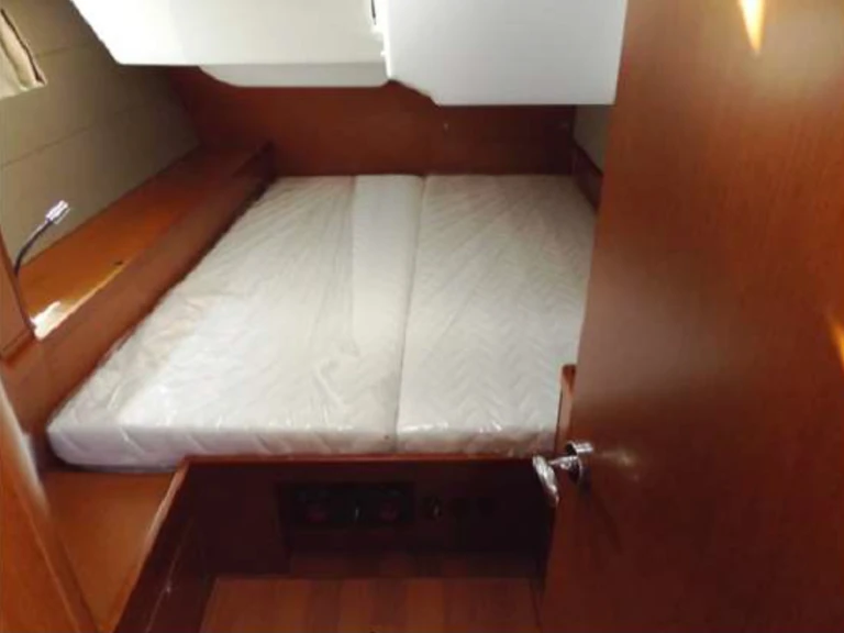 Bénéteau Oceanis 48 /5cab między profesjonalistami a osobami prywatnymi w Kalkara