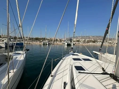 Wynajmij Bavaria Bavaria C45 w Alimos