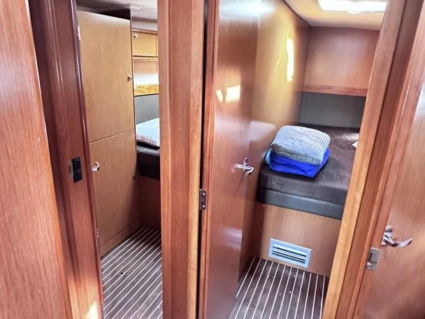 Bavaria Bavaria Cruiser 56 /6cab między profesjonalistami a osobami prywatnymi w Alimos