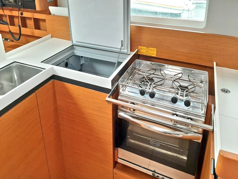 Wynajem łodzi Bormes-les-Mimosas tanio Sun Odyssey 410 /3cab