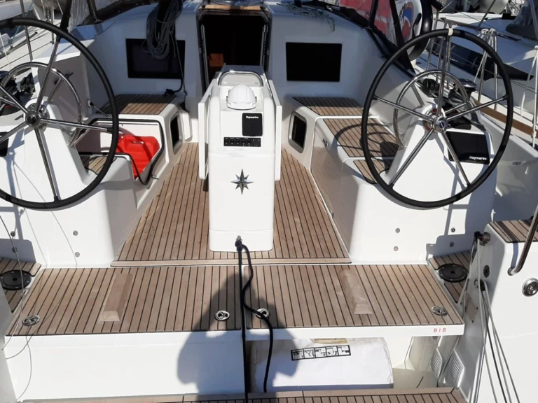 Wynajem łodzi Jeanneau Sun Odyssey 410 /3cab w Bormes-les-Mimosas na SamBoat 
