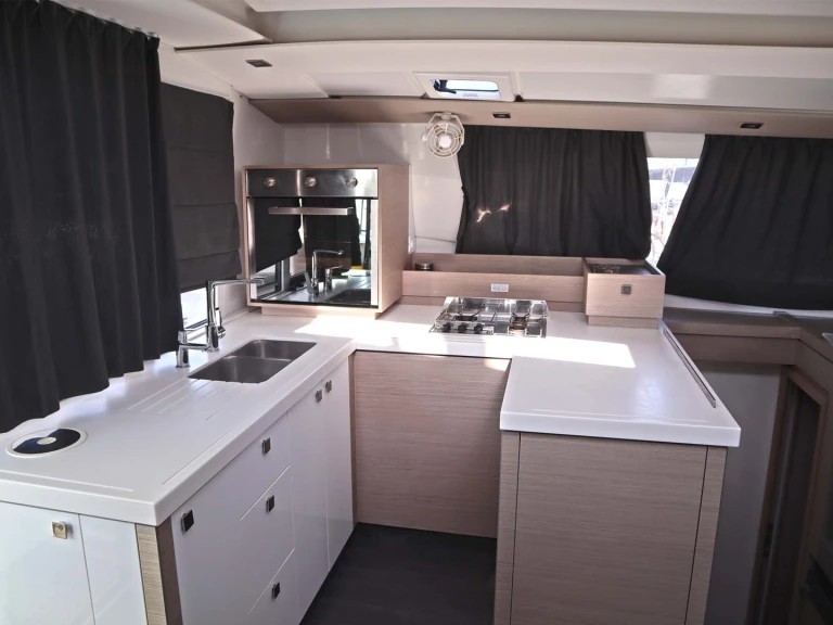 Wynajmij Katamaran z lub bez skippera Fountaine Pajot w Nea Peramos