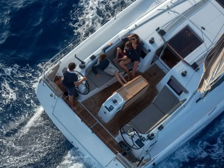 Wynajem w Bormes-les-Mimosas- Jeanneau Sun Odyssey 410 /3cab na SamBoat