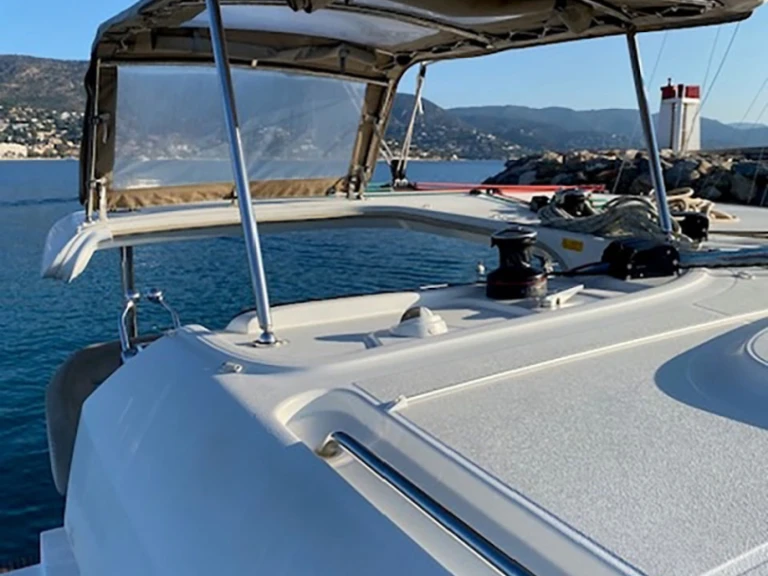 Wynajmij Katamaran z lub bez skippera Lagoon w Bormes-les-Mimosas